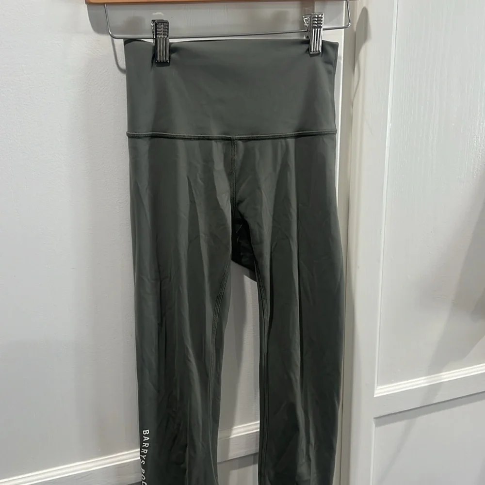lululemon athletica sleek stylish